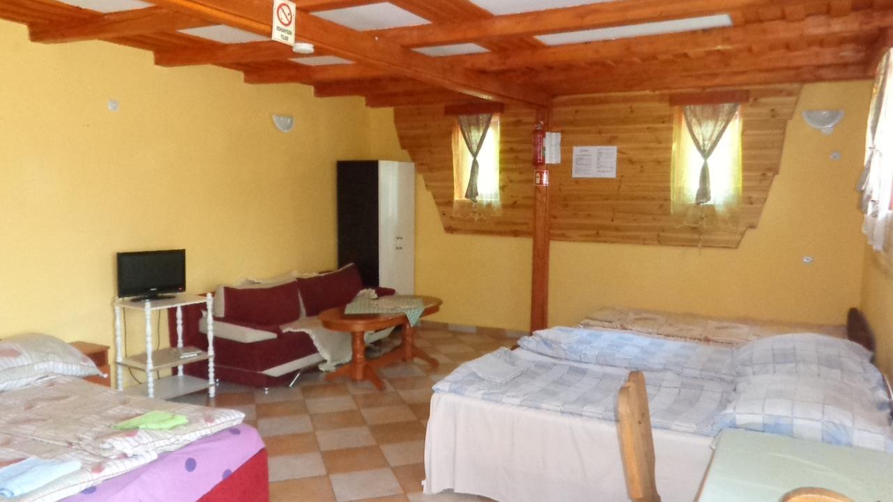Katica Vendeghaz Hotell Aggtelek Exteriör bild