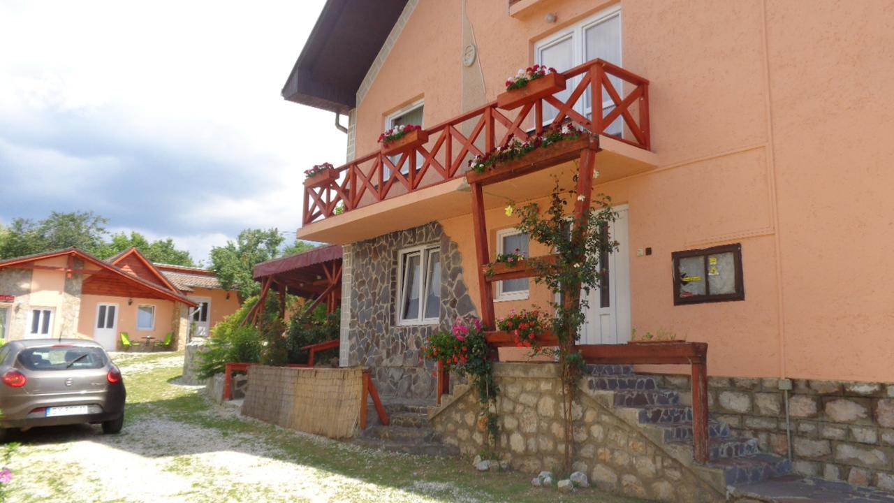 Katica Vendeghaz Hotell Aggtelek Exteriör bild